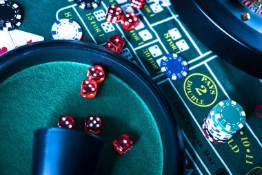 firmanbet Texas Poker table view showing dealer position, community cards, and player seats